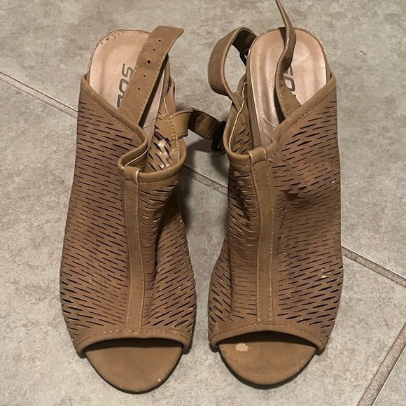 Soda Brown Peep Toe High heels - Picture 2 of 4